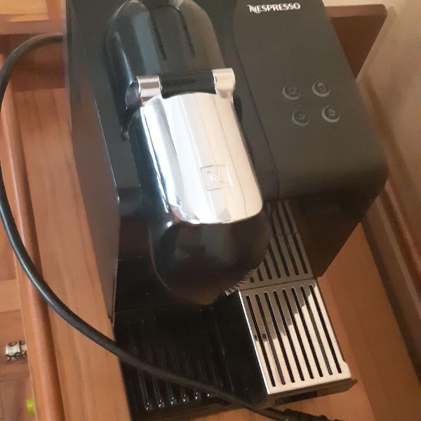 máquina de café expresso - nesoresso latissísima