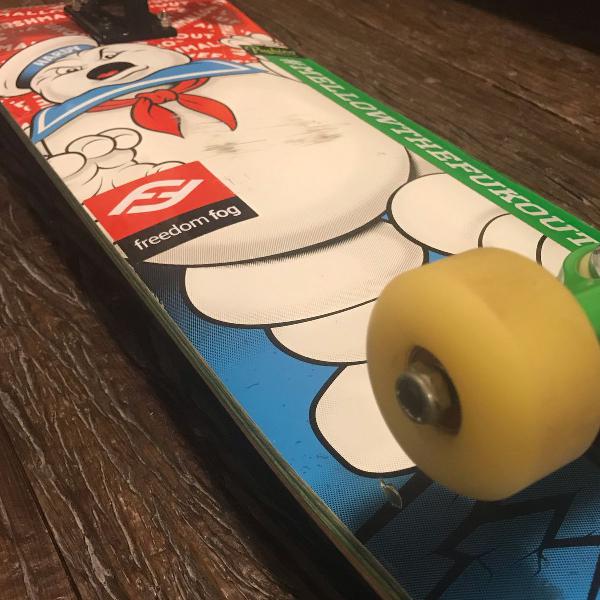 skate shape real skateboards (acompanha chave pig wheels)