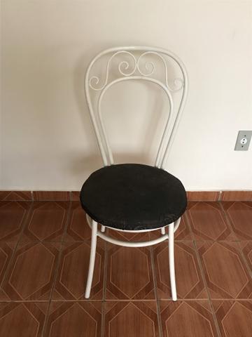 Cadeira de ferro reformada