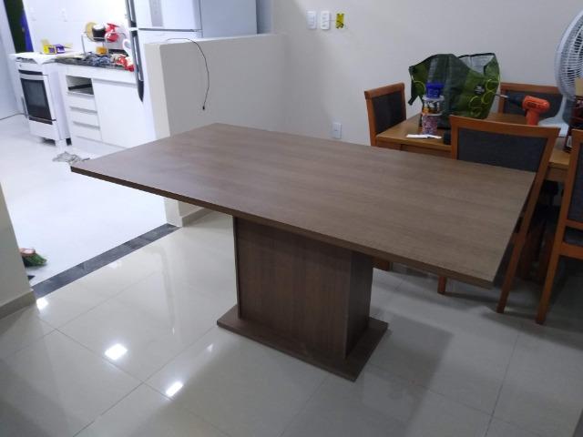 Conjunto de mesa com 6 cadeiras