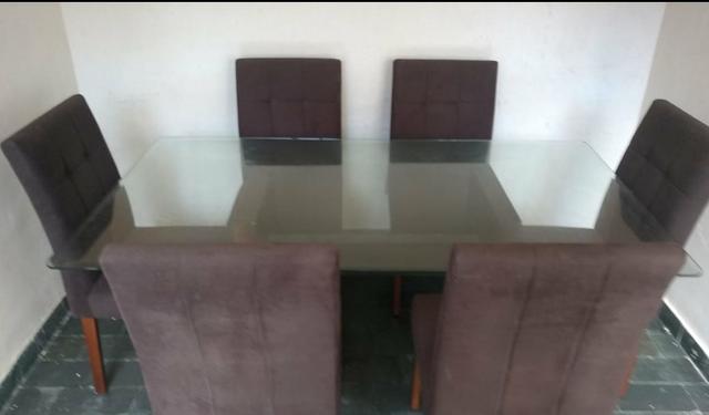 Mesa com 6 cadeiras