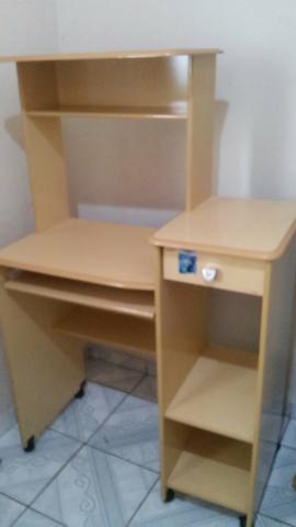 Vende se escrivaninha