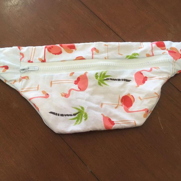 pochete de flamingos