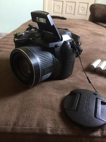 Câmera Fujifilm semi-profissional