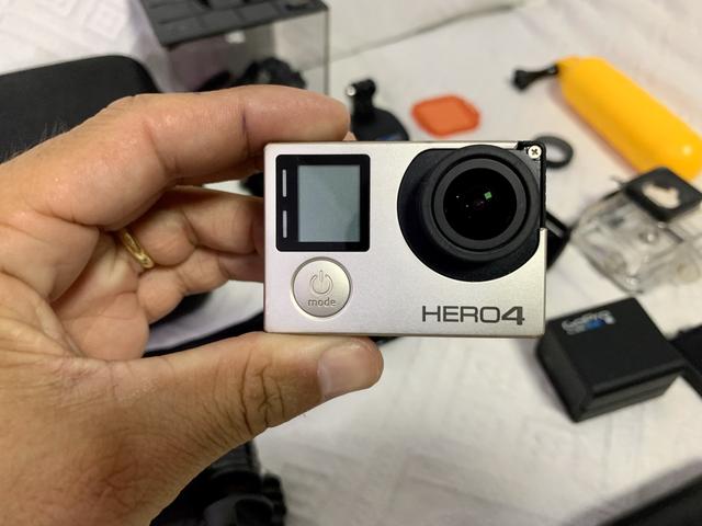 GoPro 4 Silver + Acessórios