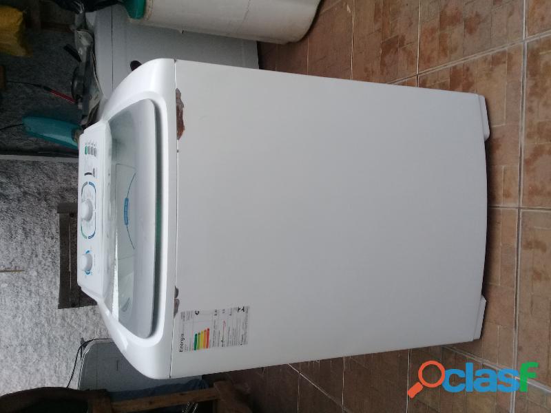 Máquina de lavar roupas 15kg Electrolux tem garantia