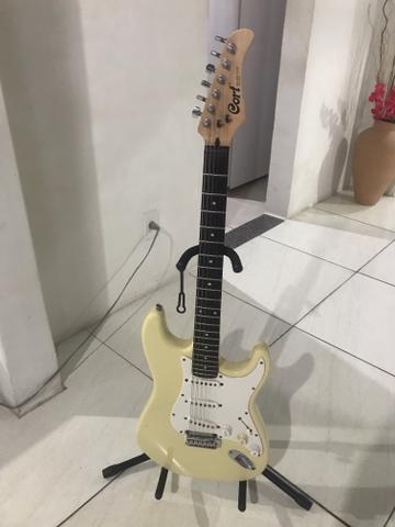 Guitarra Cort Stratocaster SSS