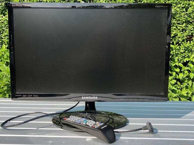 TV\monitor 22' LED P - HDMI - conversor digital