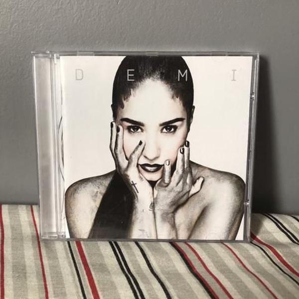 cd do álbum demi