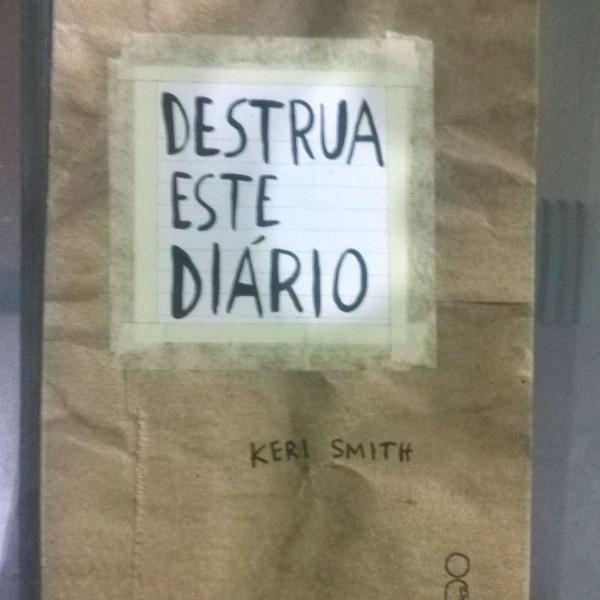 livro destrua este diário seminovo