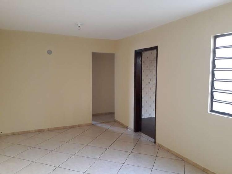Apartamento com 2 Quartos para Alugar, 75 m² por R$