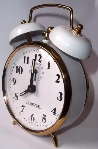Relógio Despertador Branco Antigo A Cordas Herweg 2215