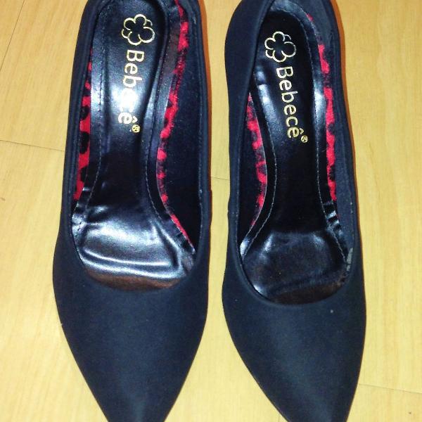 Scarpin preto salto grosso