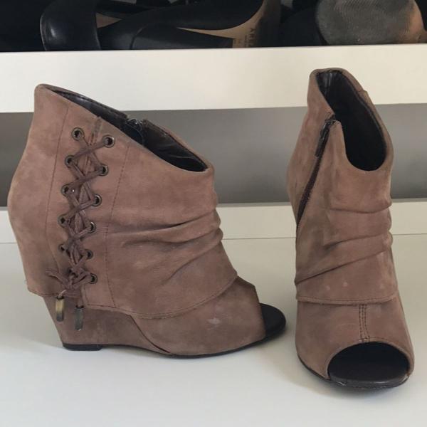 ankle boot via uno