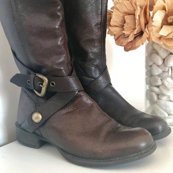 bota cano longo de couro