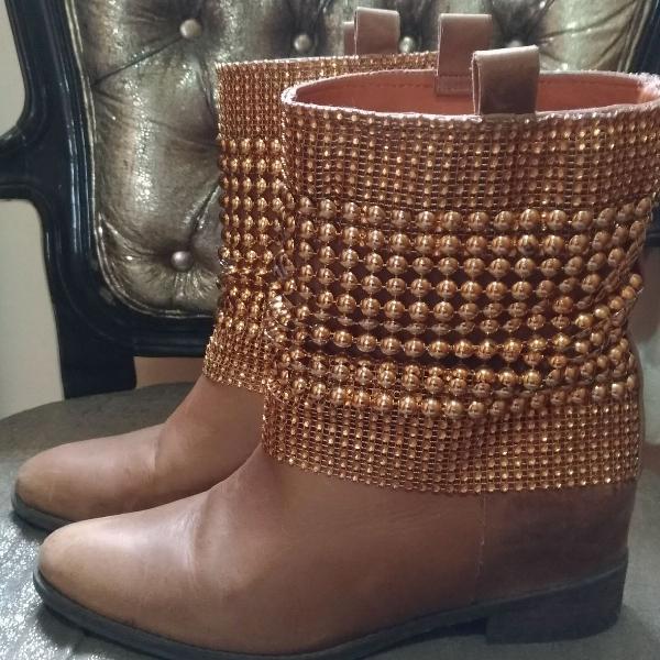 bota caramelo schutz