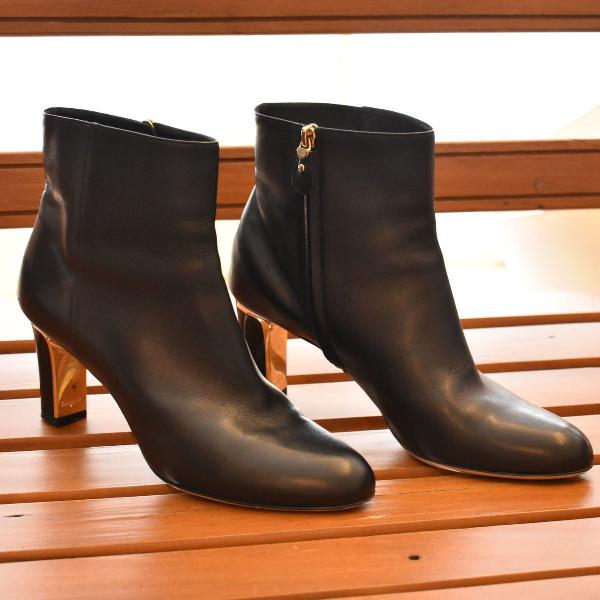 bota salvatore ferragamo couro preto nº 40