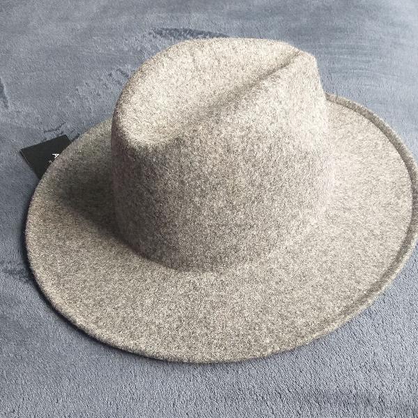 chapéu detalhe pérolas