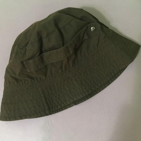 chapéu verde militar escuro