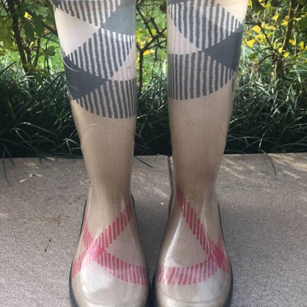 galocha original semi nova burberry