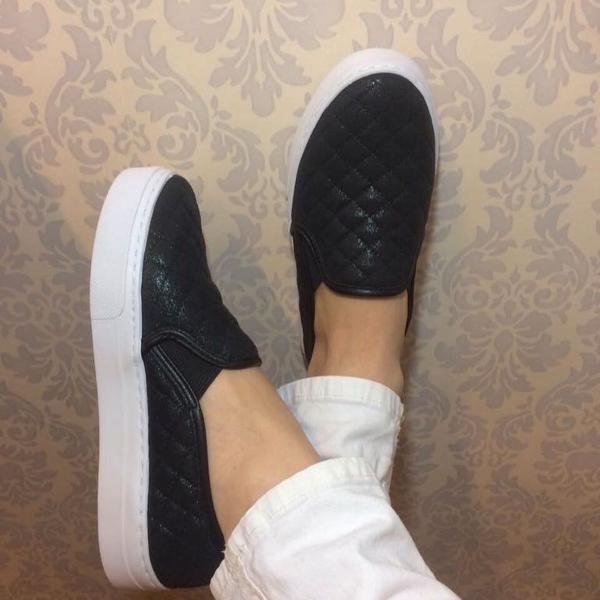 tenis slip on matelasse