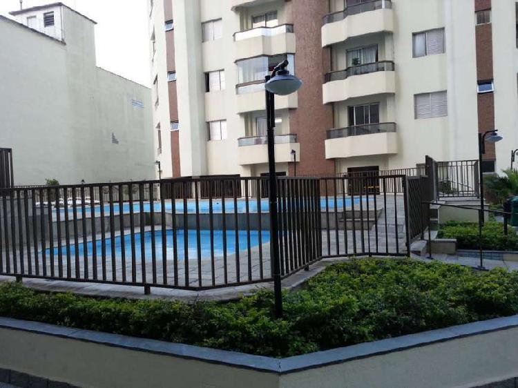 Apartamento com 3 Quartos à Venda, 98 m² por R$ 540.000