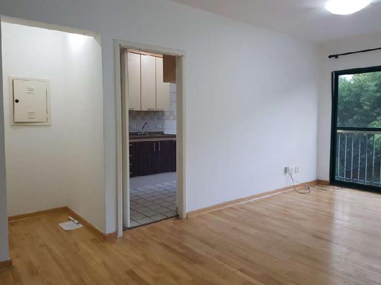Apartamento com 3 Quartos para Alugar, 85 m² por R$