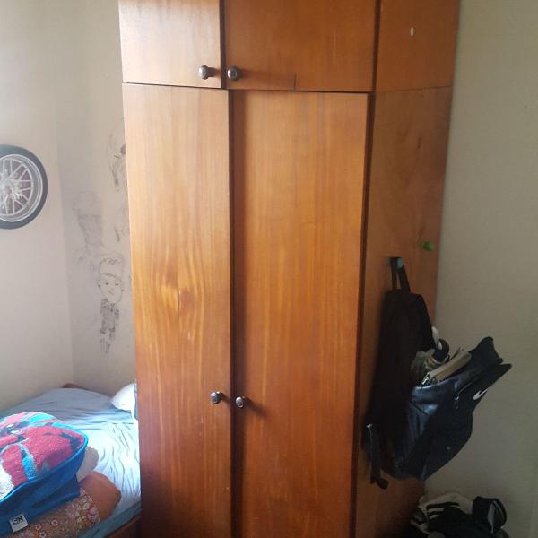 armario de madeira