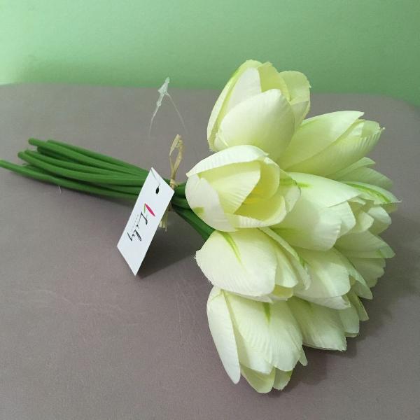 buquê de tulipas brancas artificiais