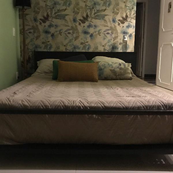 cama estilo japonesa com baú