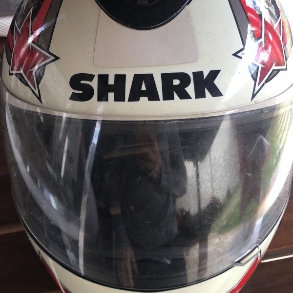 capacete shark vermelho