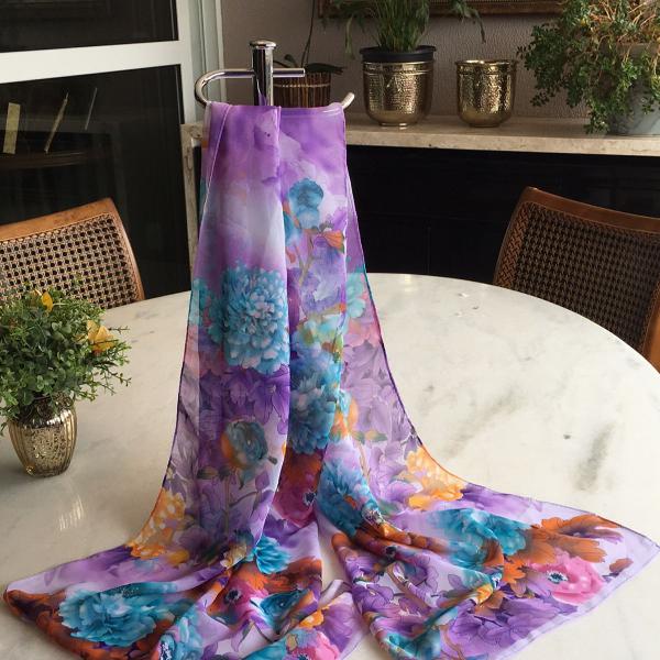 lenço crepe chiffon floral lilás colorido