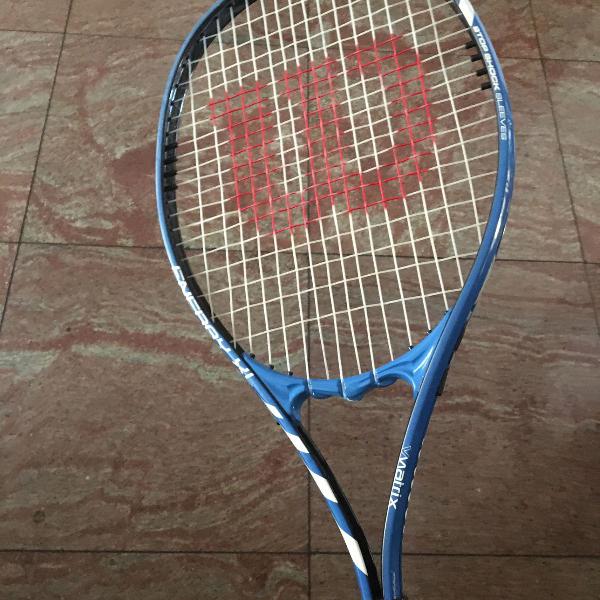 raquete azulzinha de tênis wilson