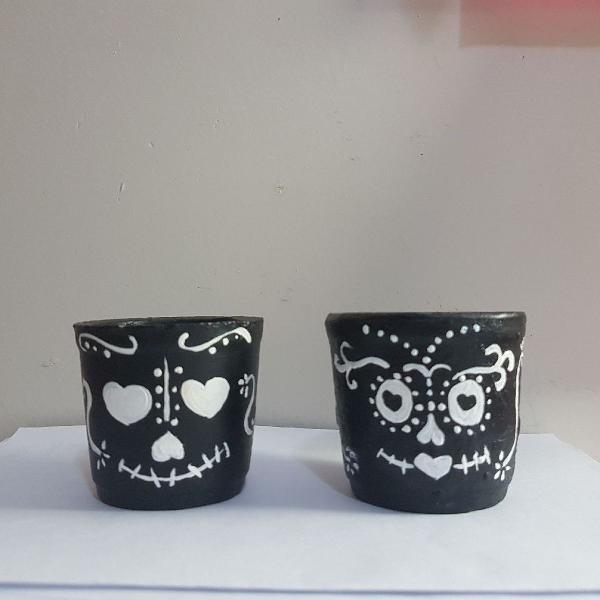 vasinhos de cerâmica pintados à mão