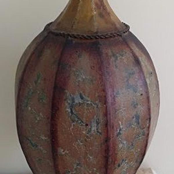 vaso da indonésia em latão com policromia envelhecida