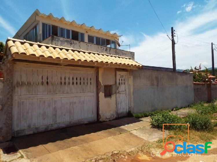 Ampla casa com edícula, terraço e 3 quartos no Balneário