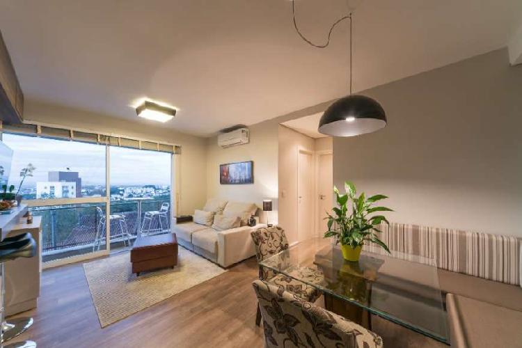 Apartamento com 2 Quartos à Venda, 66 m² por R$ 370.000