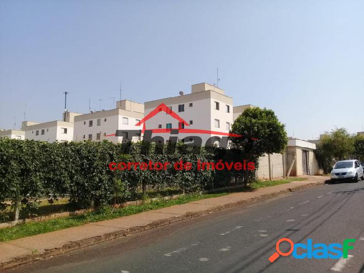 Apartamento com 2 dorms em Uberlândia - Laranjeiras por 140