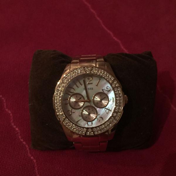 Relógio Guess dourado
