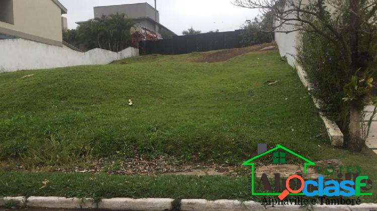 Terreno com 560m² para comprar no Residencial Alpha 1