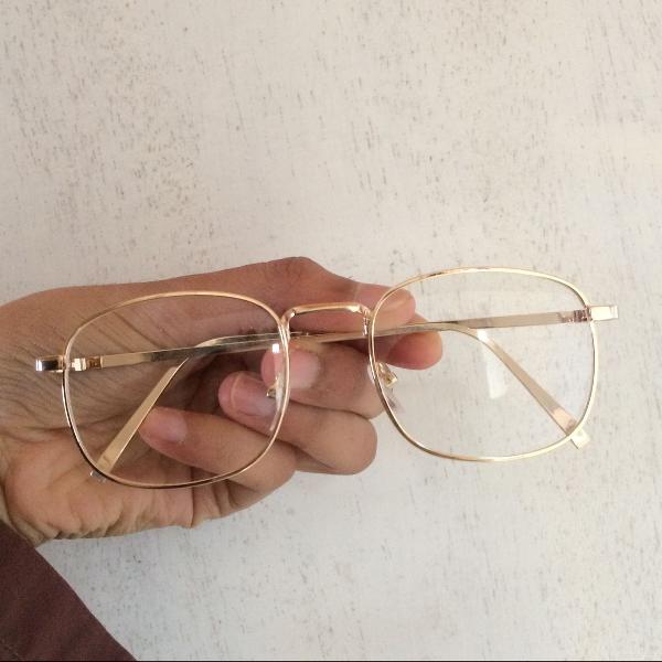 armação de óculos vintage dourada