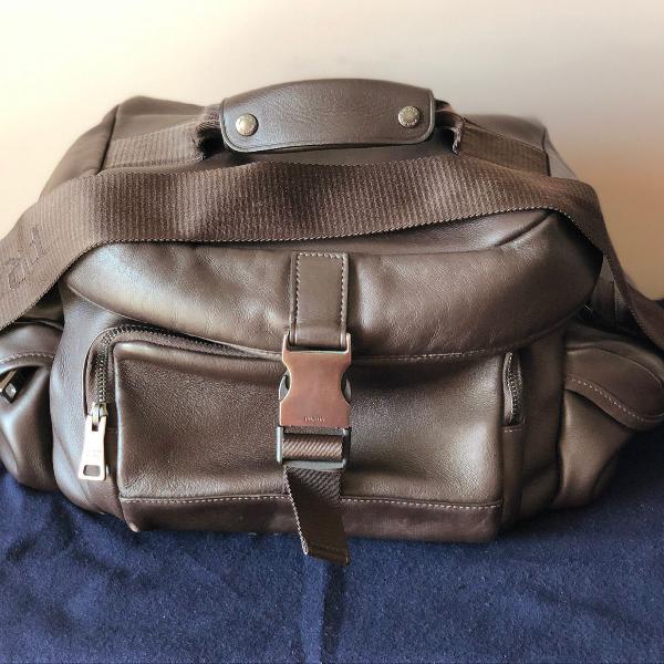bolsa de couro crossbody prada