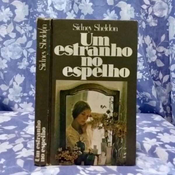 livro: um estranho no espelho