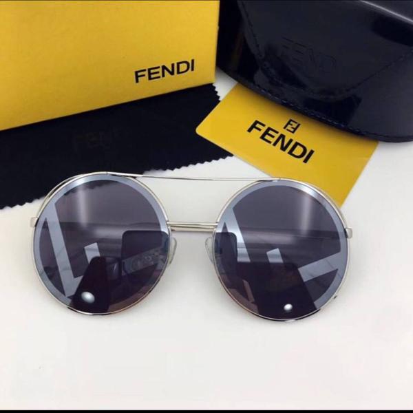maravilhoso óculos fendi espelhado