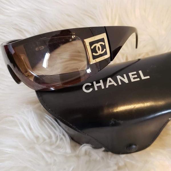 oculos de sol chanel vintage mascara com case