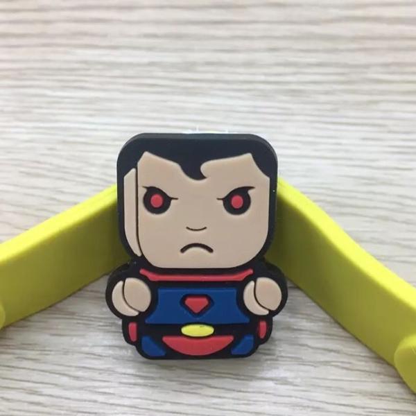 protetor de cabo - superman with laser