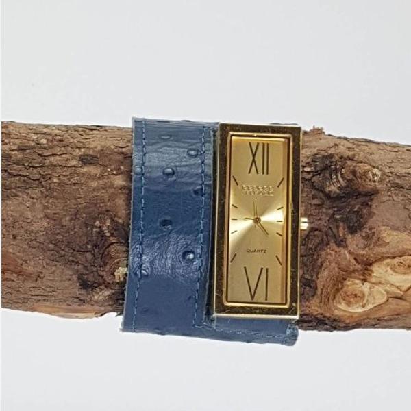 relógio bracelete em couro azul
