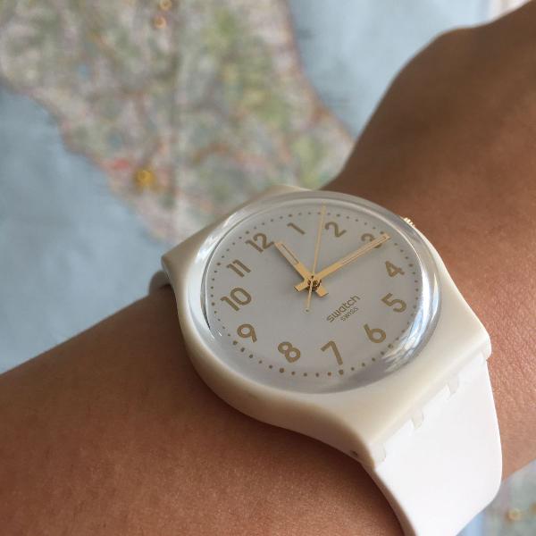 relógio branco swatch