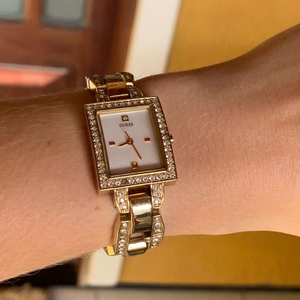 relógio dourado guess