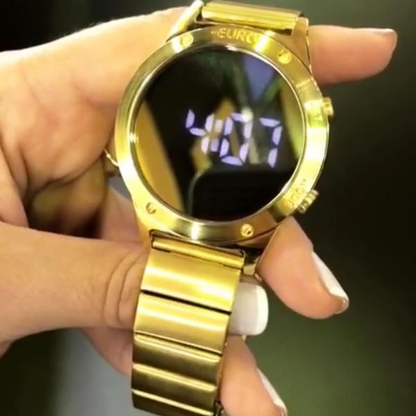 relógio euro digital dourado espelhado